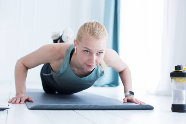 花粉症は筋トレで改善できる！？代謝との関係とおすすめ宅トレ3選vol.157