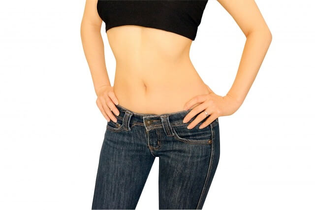 くびれと腹筋が綺麗な女性