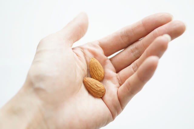 ダイエット中の間食はアーモンドが最強！？おすすめの食べ方を解説