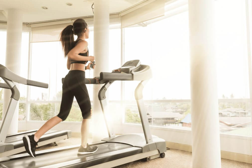 ランニングマシンで痩せる最適なスピードは？ダイエットにおすすめなトレーニング2選！