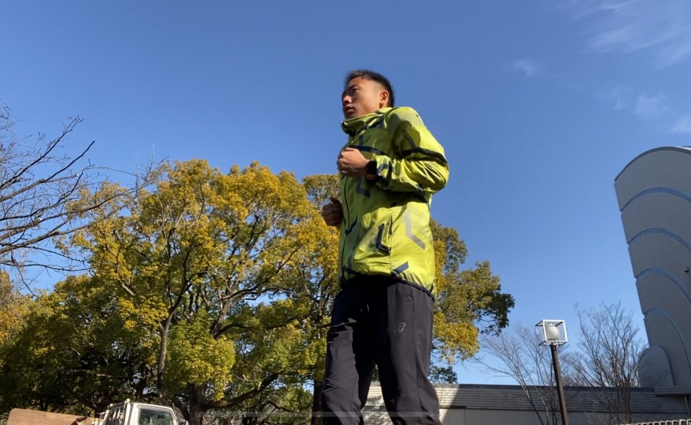 ランニングで腕が疲れる3つの原因とは？疲れにくい腕振りのコツやストレッチ法を解説！