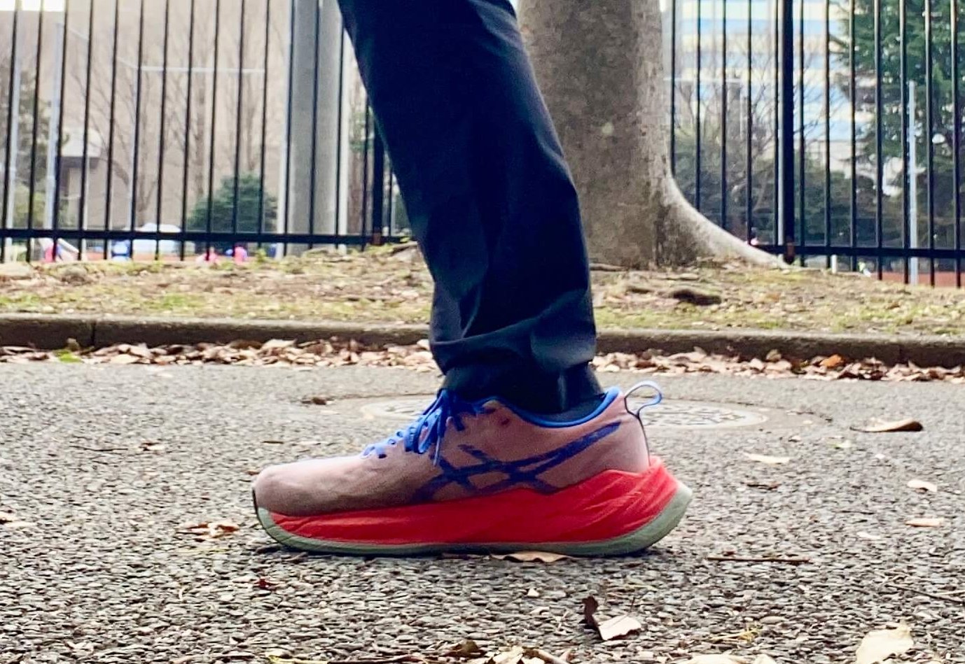 ランニングで着地衝撃を和らげる方法3選！プロコーチおすすめのトレーニング法も紹介