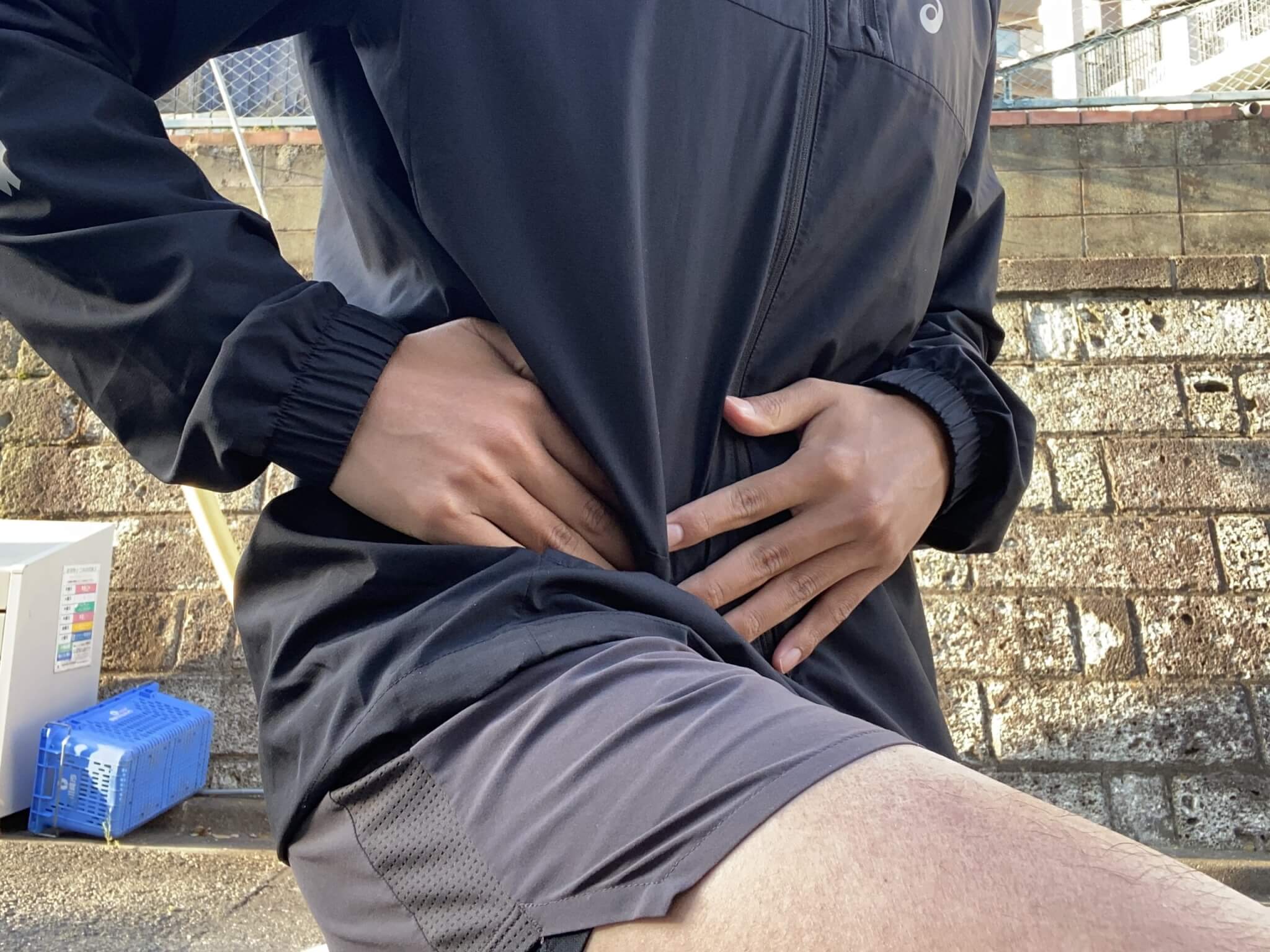 ランニングで腸腰筋に痛みを感じる原因と対策3選！自宅で簡単にできるストレッチも紹介